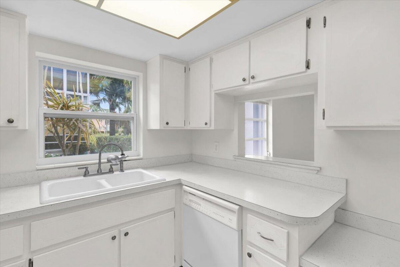 2950 SE Ocean Boulevard, Unit 14-1, Stuart, FL 34996 Photo