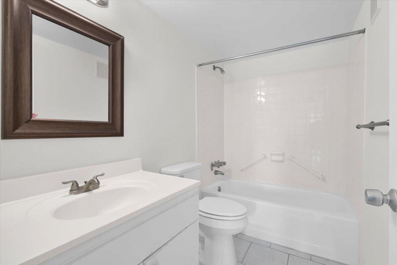 2950 SE Ocean Boulevard, Unit 14-1, Stuart, FL 34996 Photo