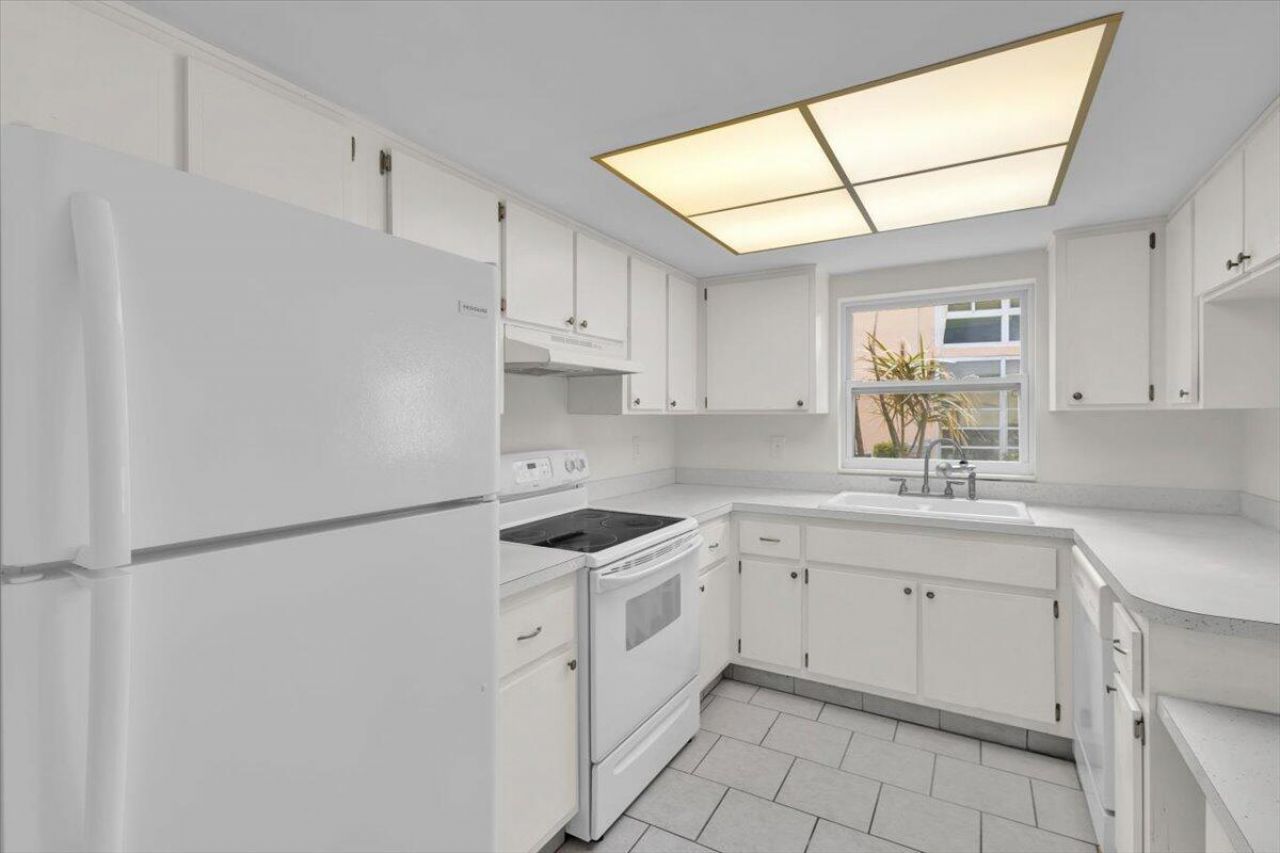 2950 SE Ocean Boulevard, Unit 14-1, Stuart, FL 34996 Photo