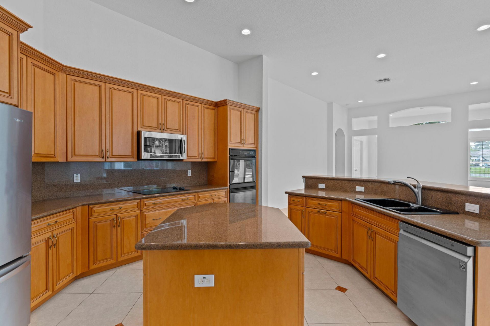 10251 N Lake Vista Circle, Davie, FL 33328 Photo