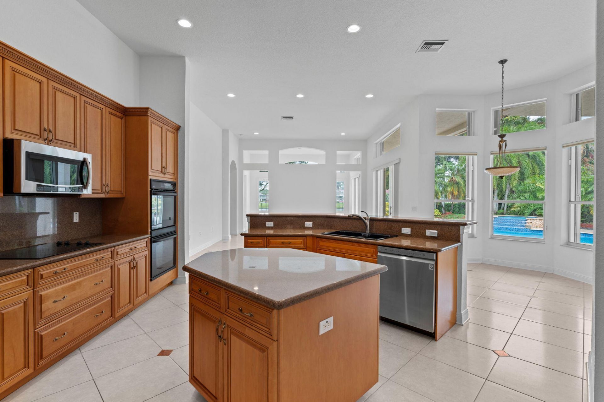 10251 N Lake Vista Circle, Davie, FL 33328 Photo