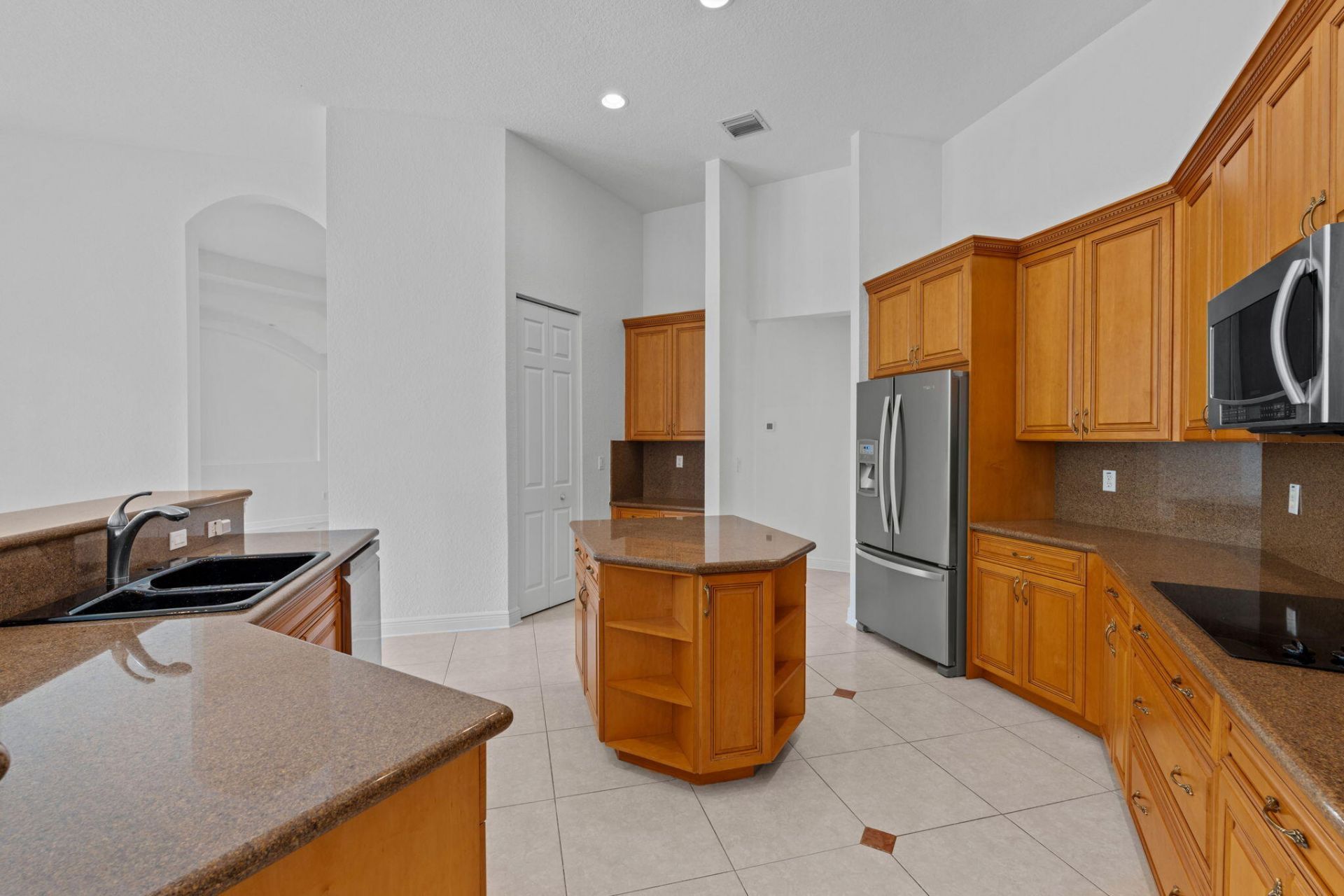 10251 N Lake Vista Circle, Davie, FL 33328 Photo