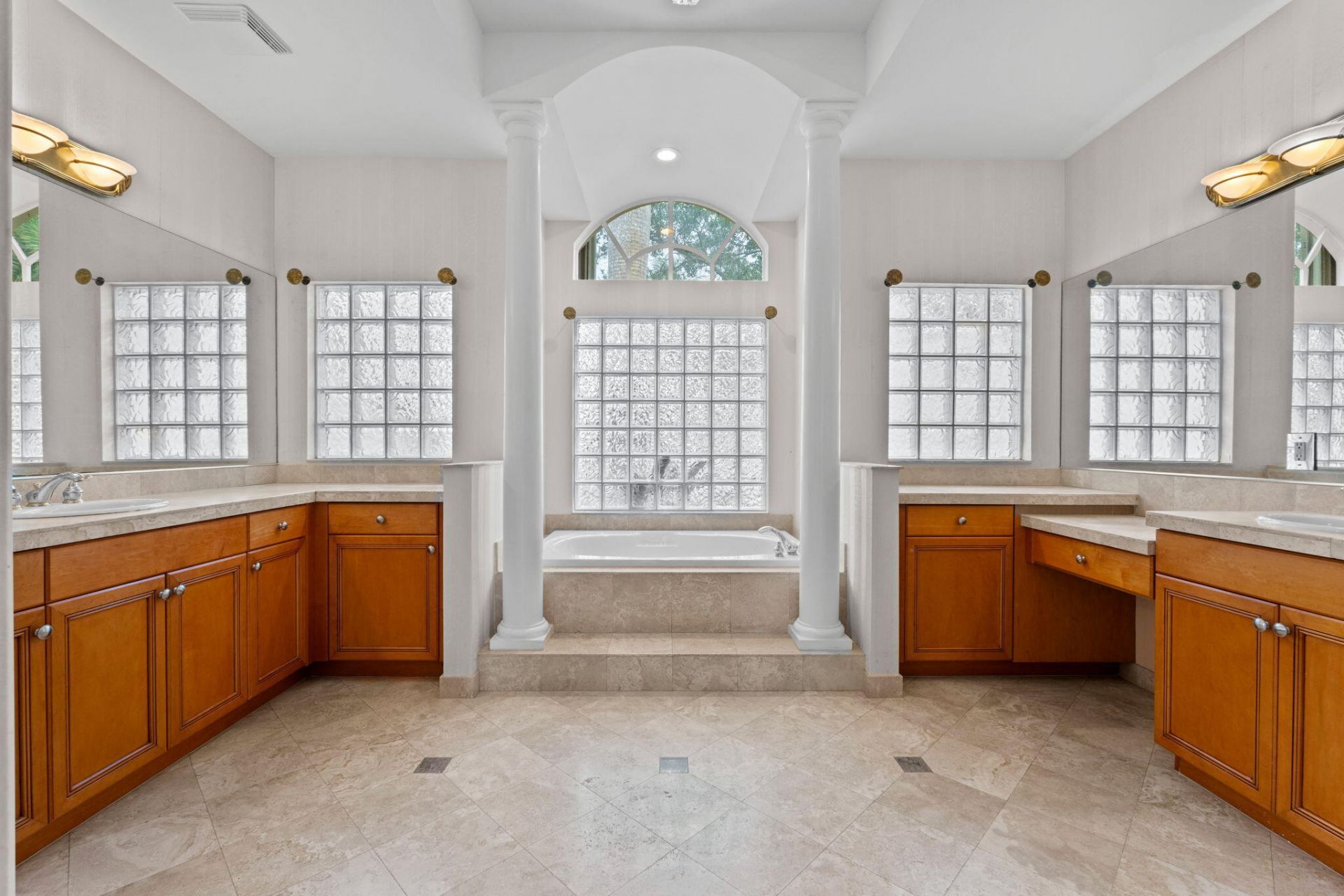 10251 N Lake Vista Circle, Davie, FL 33328 Photo