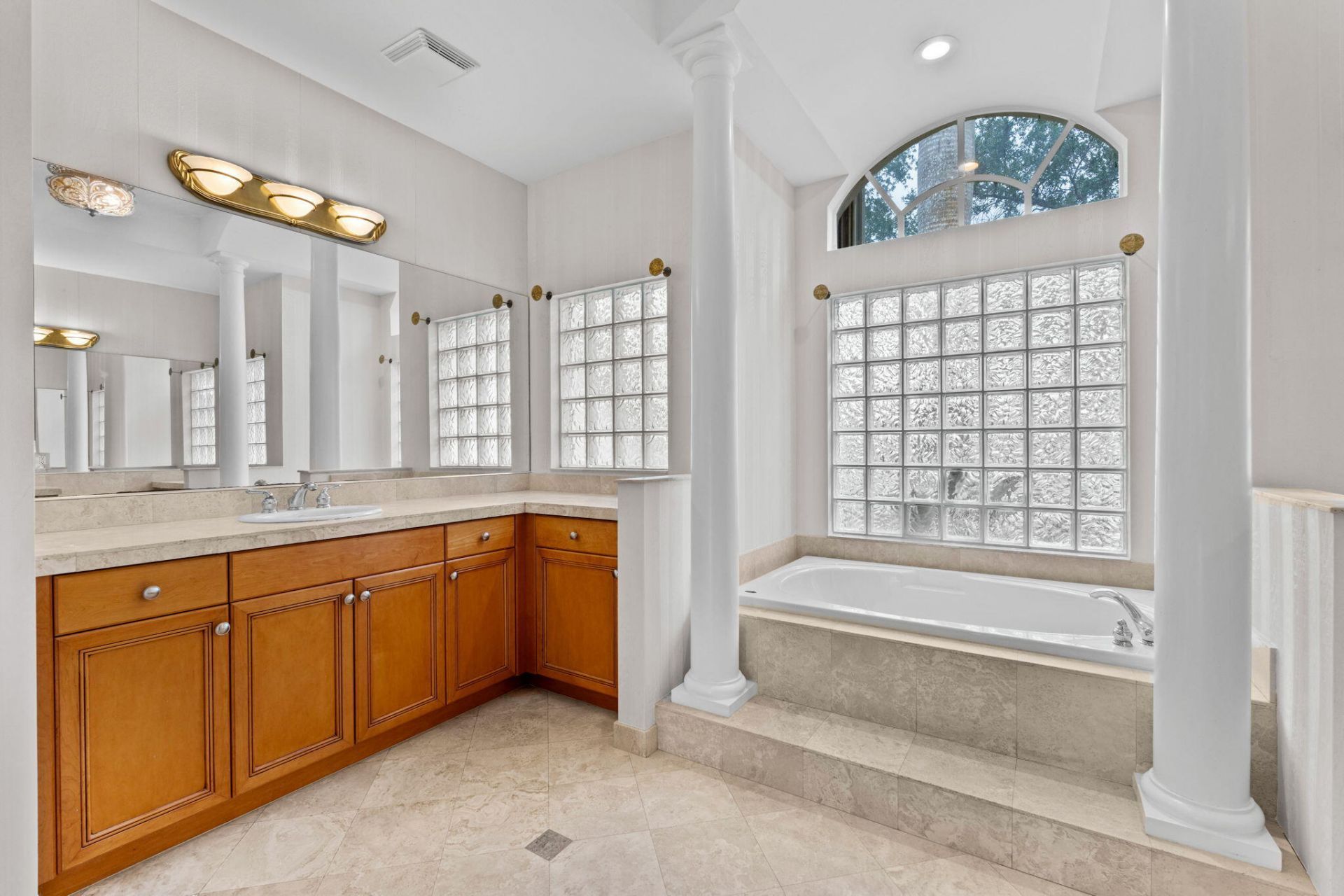 10251 N Lake Vista Circle, Davie, FL 33328 Photo