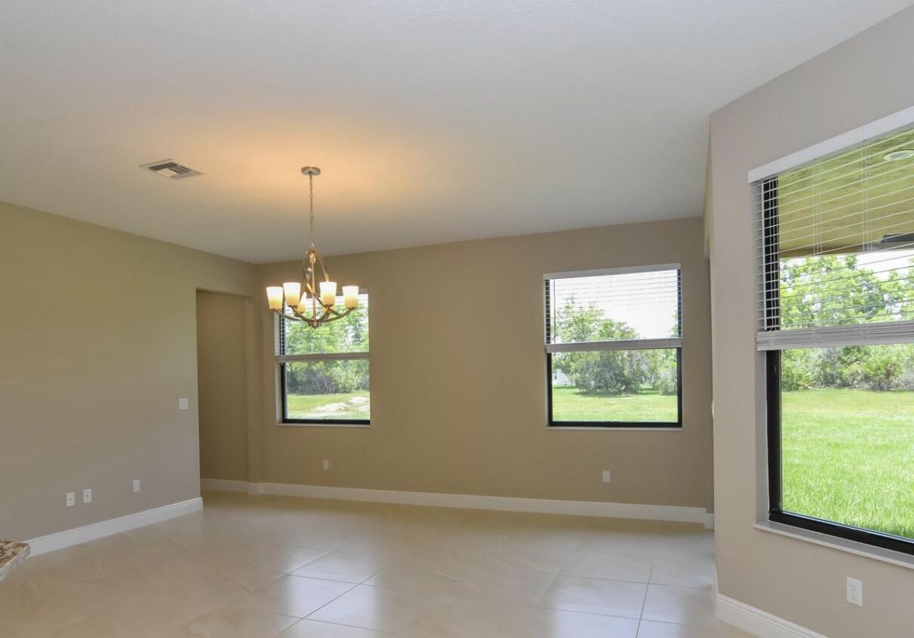 5831 NW West Dooley, Port Saint Lucie, FL 34986 Photo