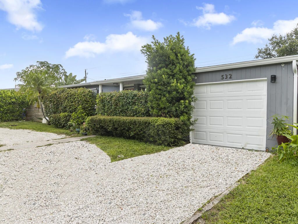 532 Foresteria Drive, West Palm Beach, FL 33403 Photo