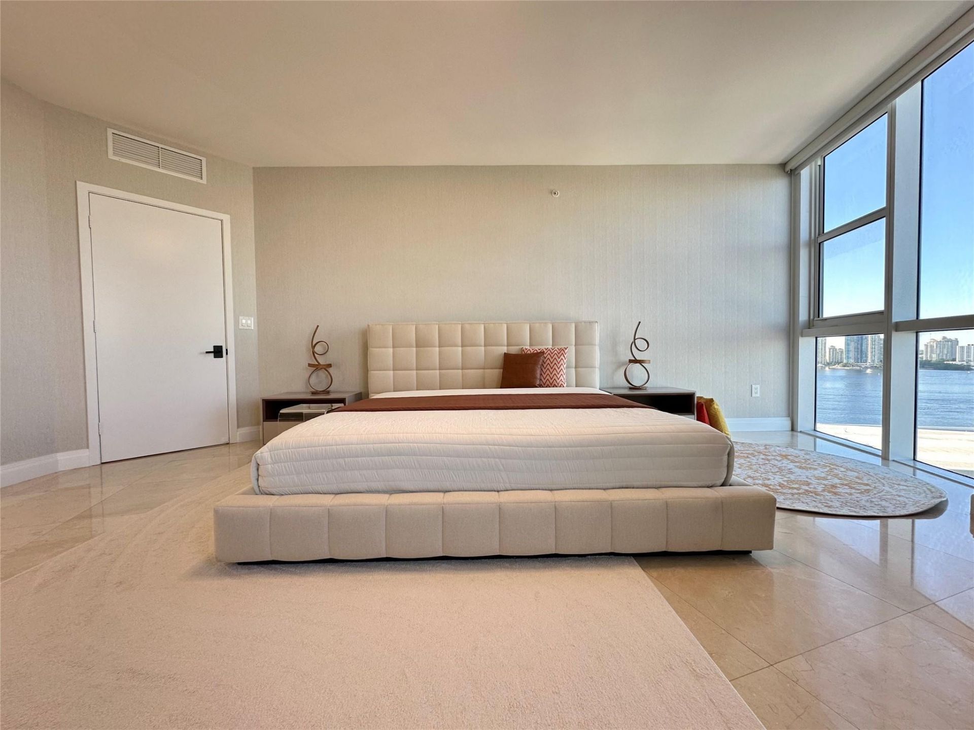 18201 Collins Avenue, Unit 1901, Sunny Isles Beach, FL 33160 Photo