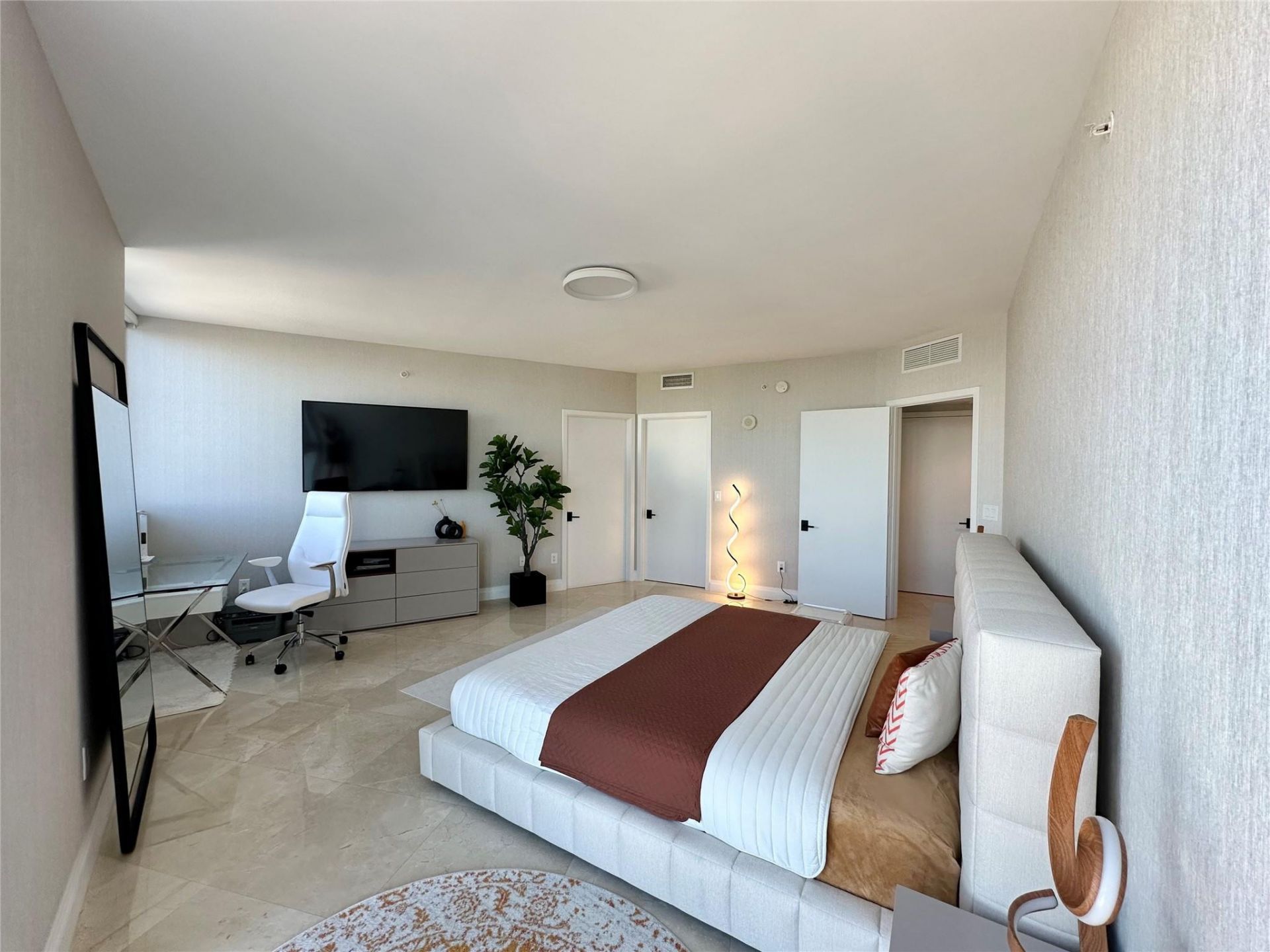 18201 Collins Avenue, Unit 1901, Sunny Isles Beach, FL 33160 Photo