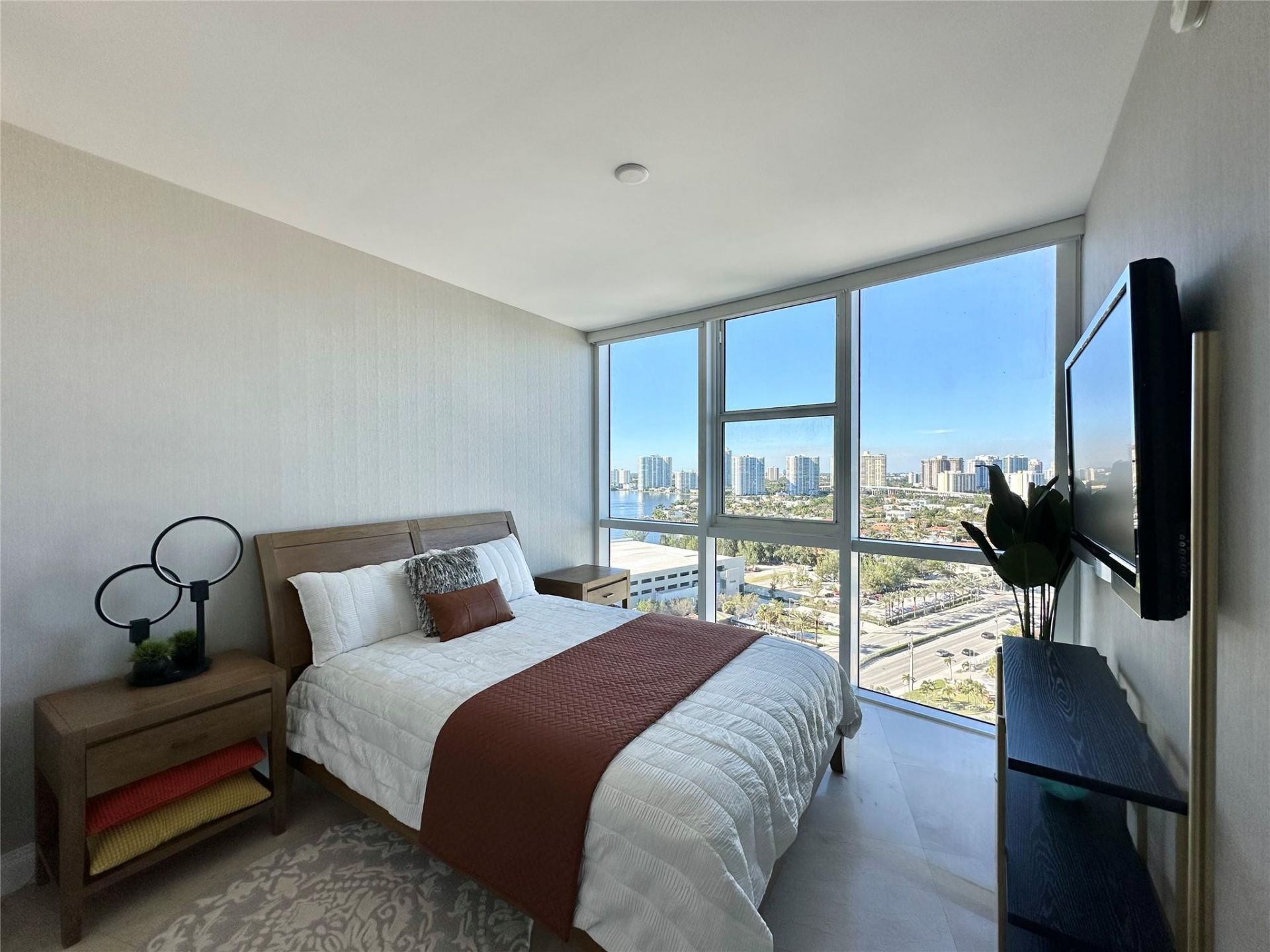 18201 Collins Avenue, Unit 1901, Sunny Isles Beach, FL 33160 Photo