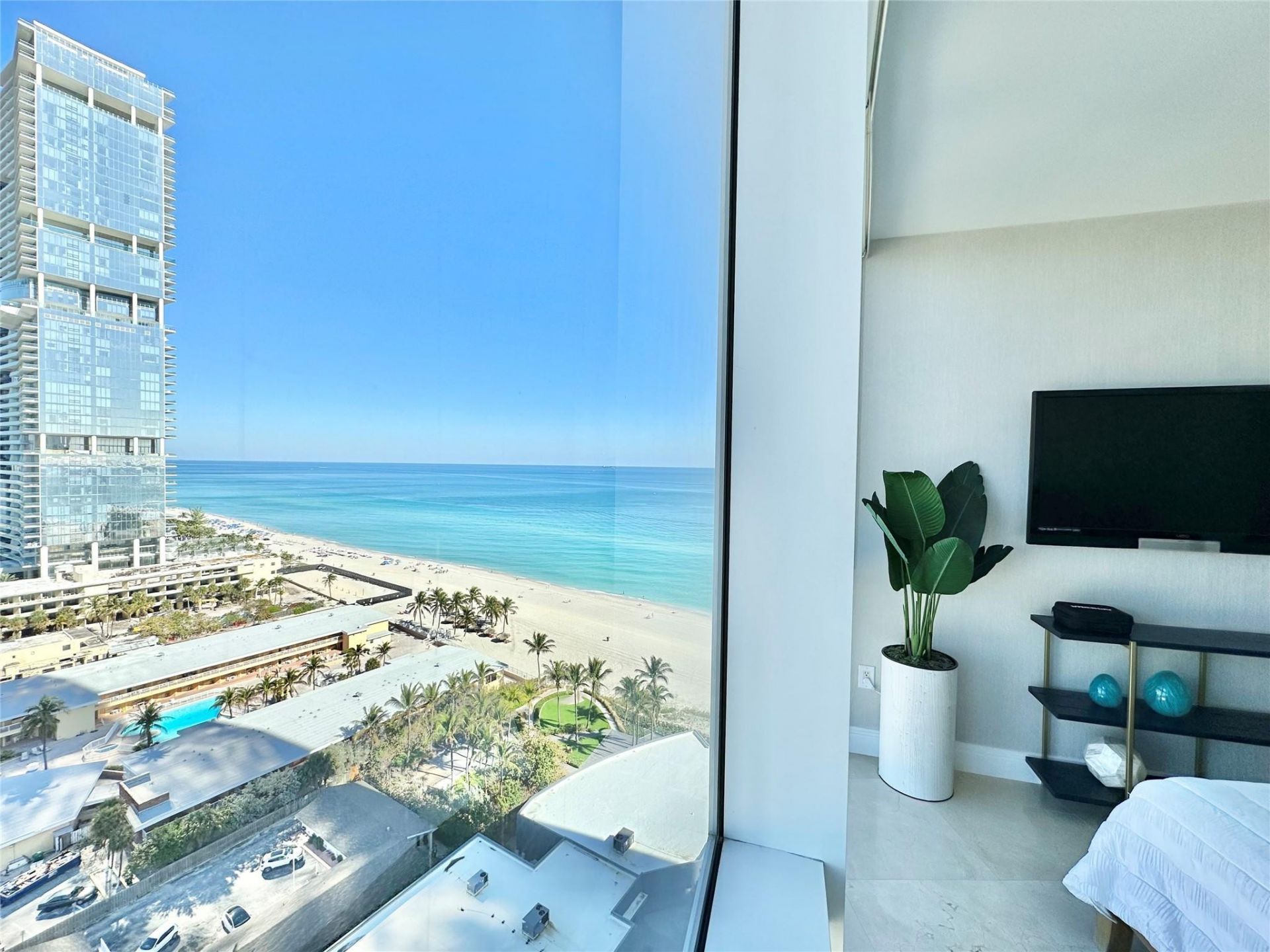 18201 Collins Avenue, Unit 1901, Sunny Isles Beach, FL 33160 Photo