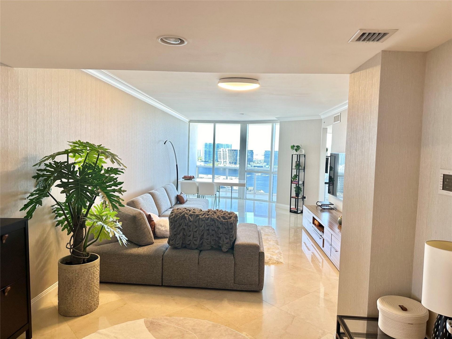 18201 Collins Avenue, Unit 1901, Sunny Isles Beach, FL 33160 Photo
