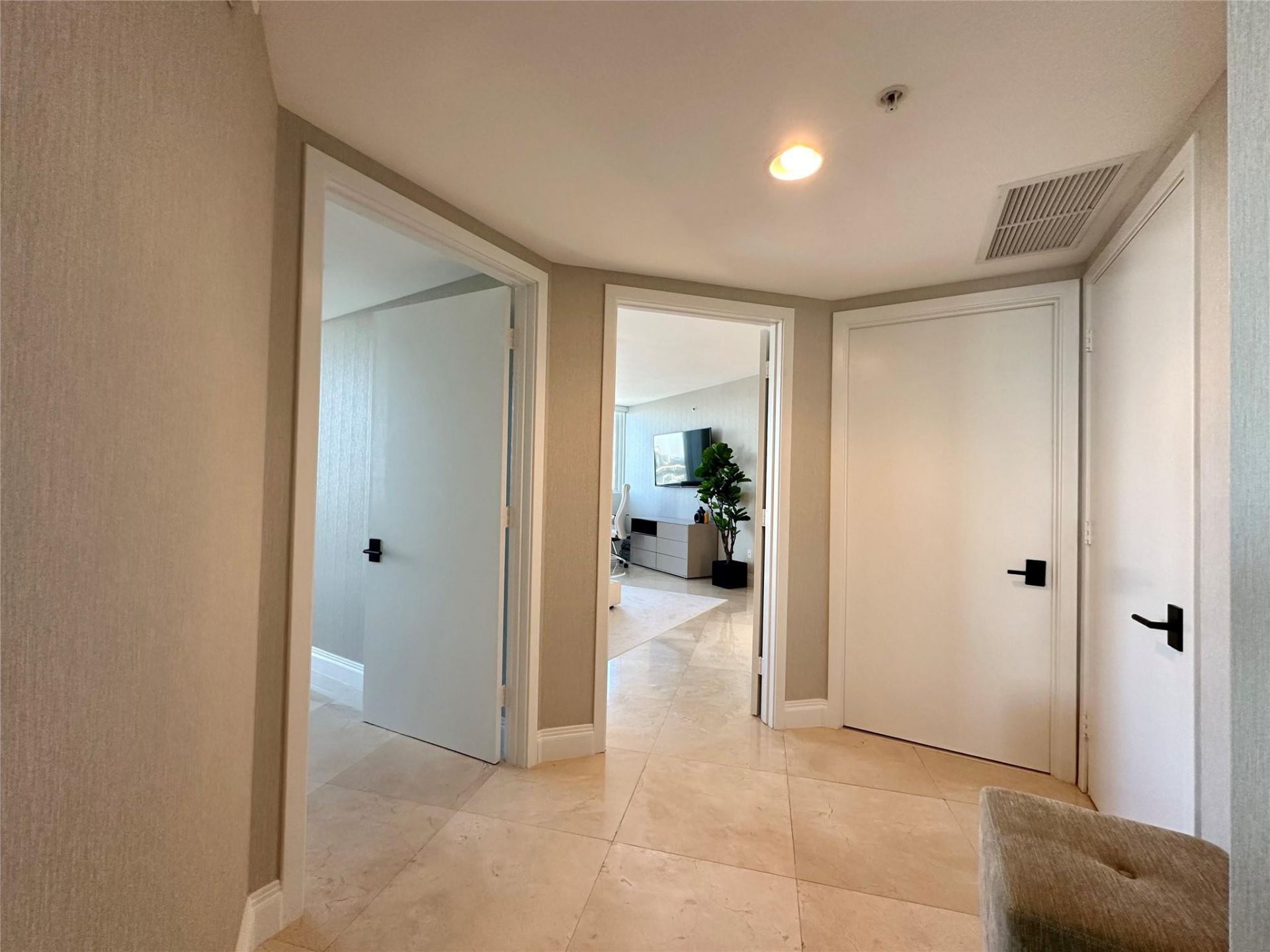 18201 Collins Avenue, Unit 1901, Sunny Isles Beach, FL 33160 Photo