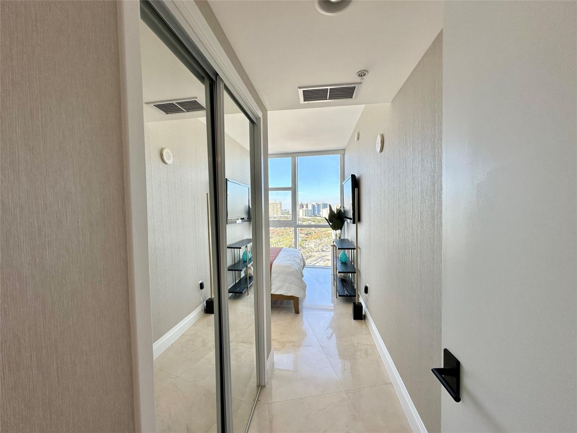 18201 Collins Avenue, Unit 1901, Sunny Isles Beach, FL 33160 Photo