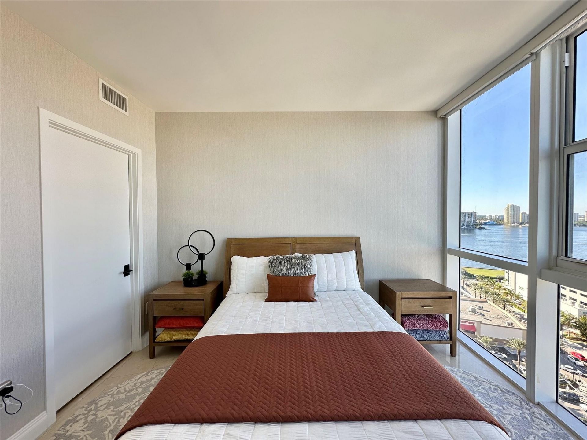 18201 Collins Avenue, Unit 1901, Sunny Isles Beach, FL 33160 Photo