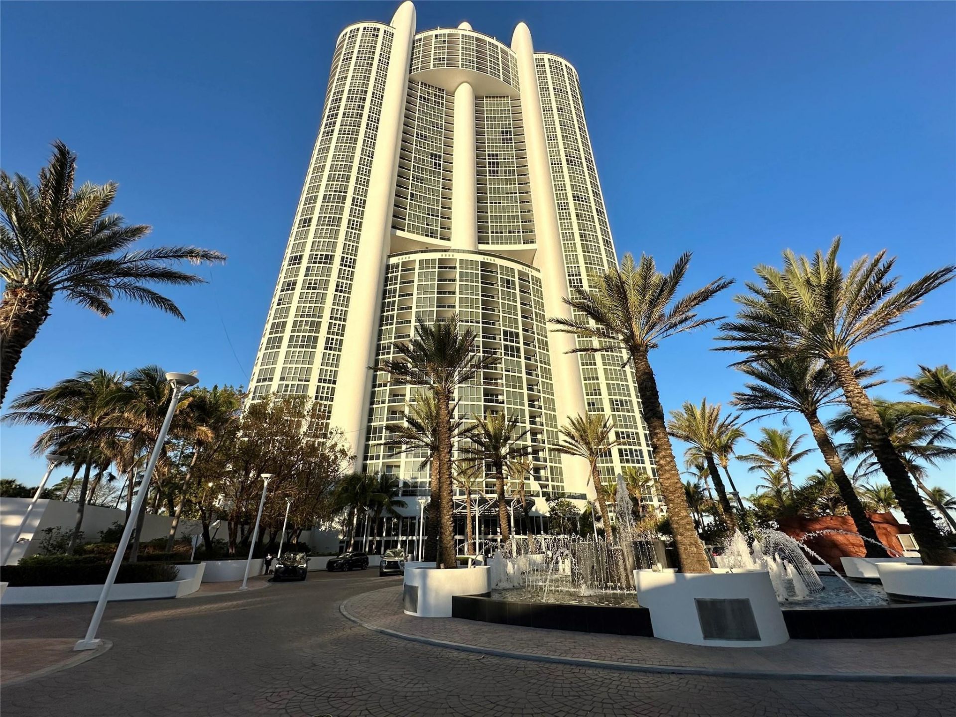 18201 Collins Avenue, Unit 1901, Sunny Isles Beach, FL 33160 Photo