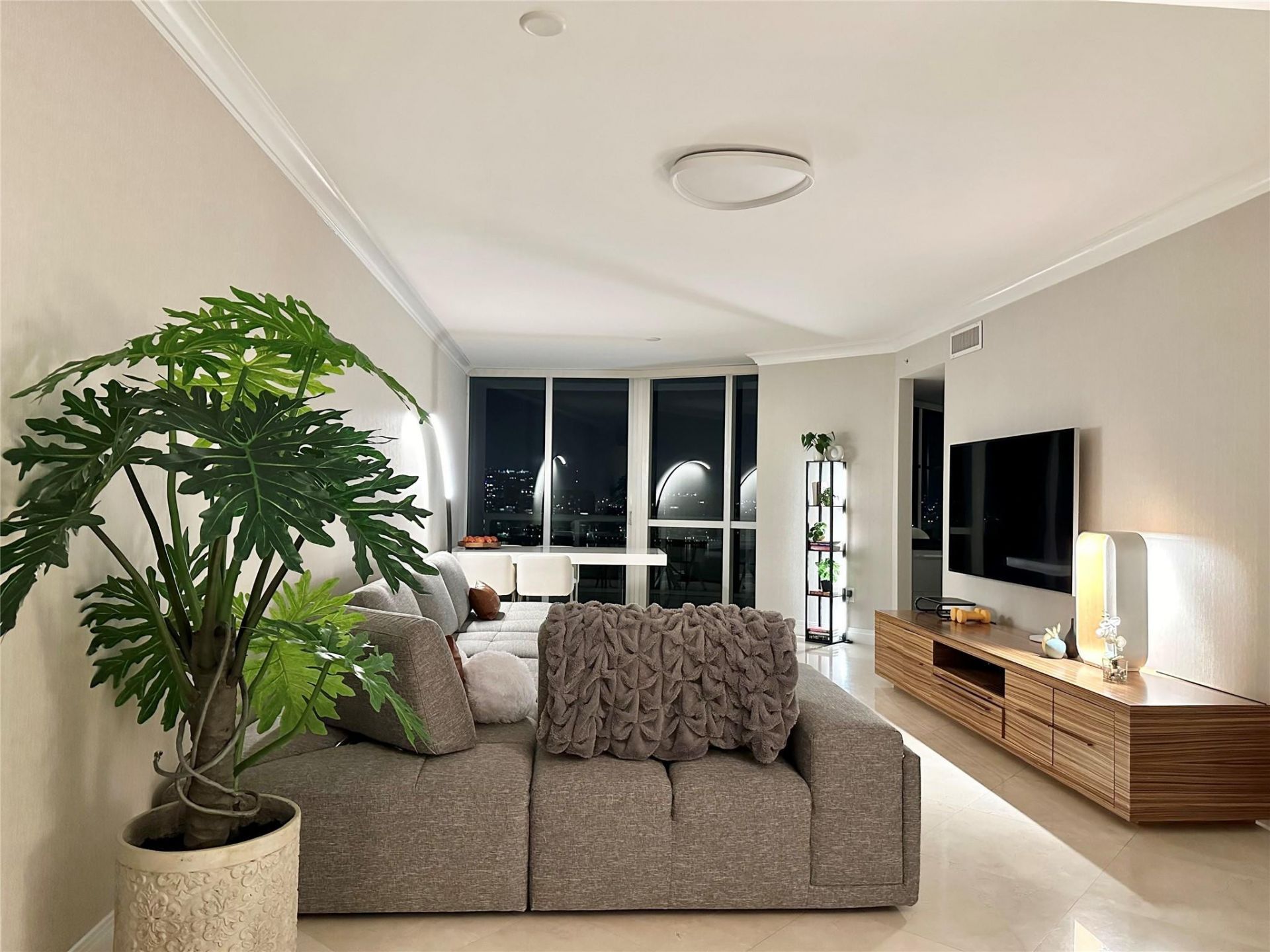 18201 Collins Avenue, Unit 1901, Sunny Isles Beach, FL 33160 Photo