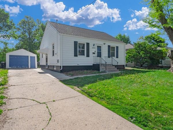 2205 52nd Street, Des Moines, IA 50310