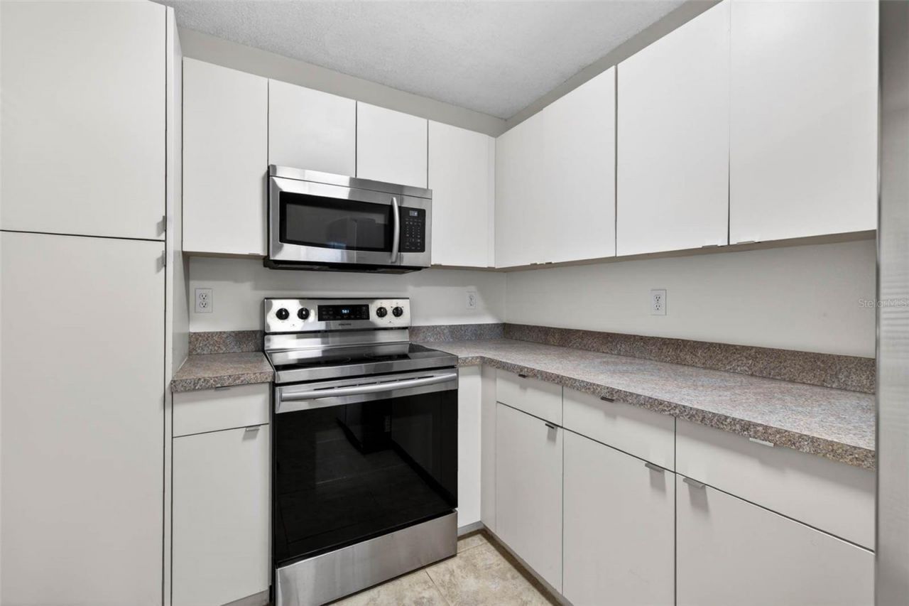 4843 Napoli Court Ne, Saint Petersburg, FL 33703 Photo