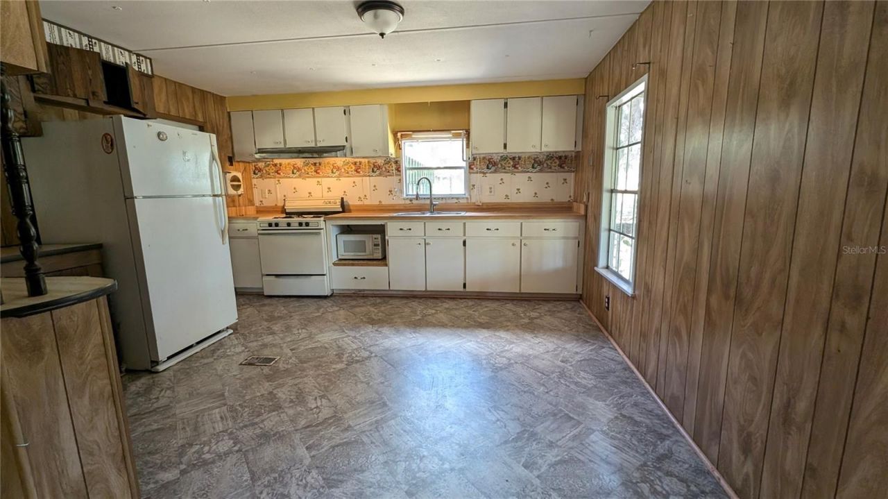 11291 SE 202nd Lane , Inglis, FL 34449 Photo