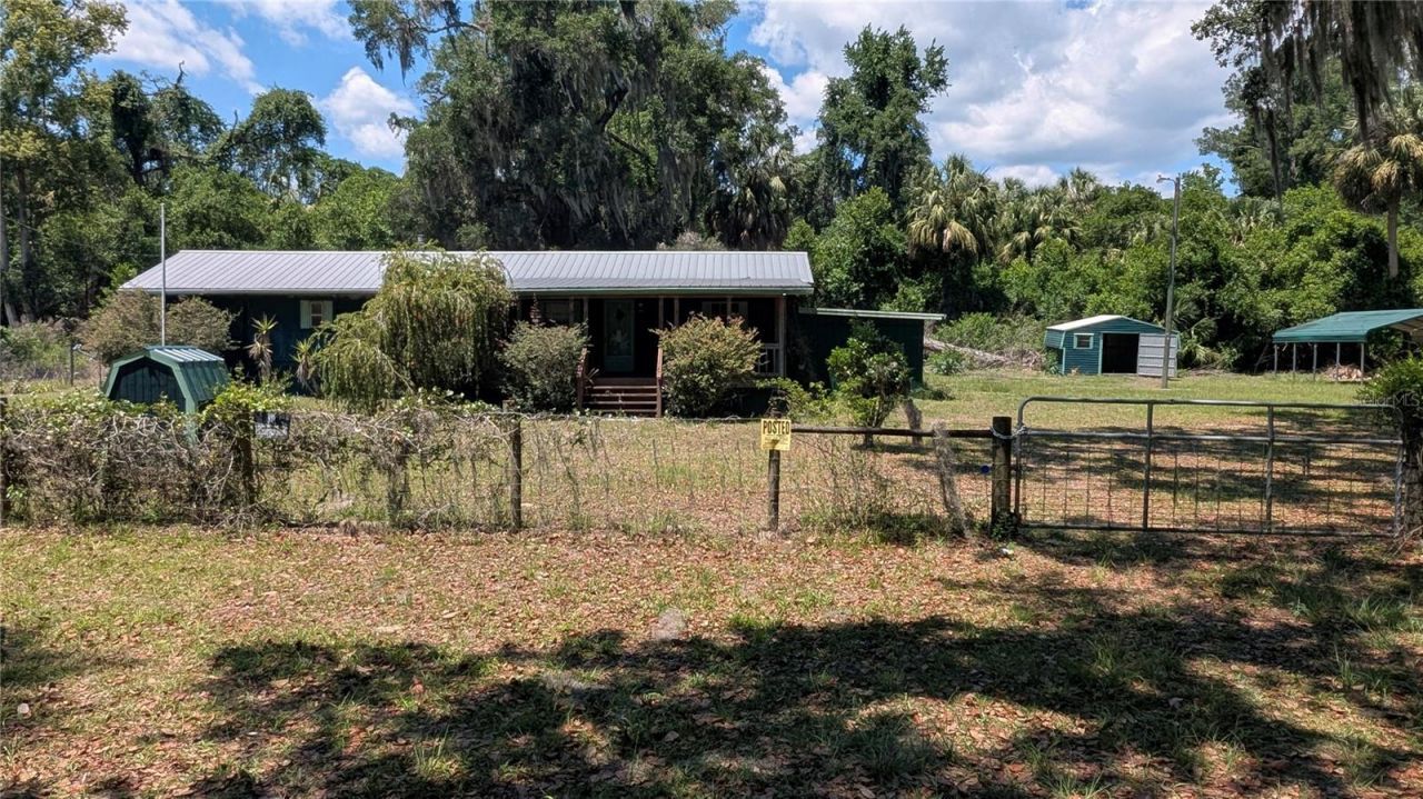 11291 SE 202nd Lane , Inglis, FL 34449 Photo
