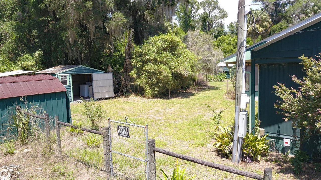 11291 SE 202nd Lane , Inglis, FL 34449 Photo