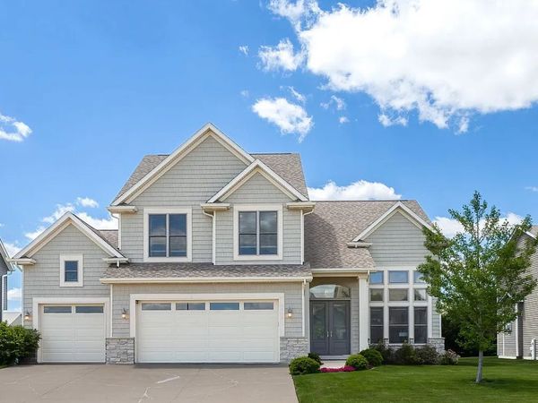 5700 Emily Road , Bettendorf, IA 52722
