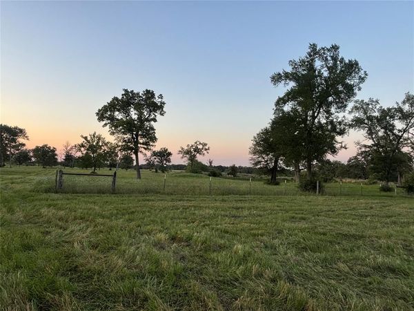 296 LCR 806 , Groesbeck, TX 76642