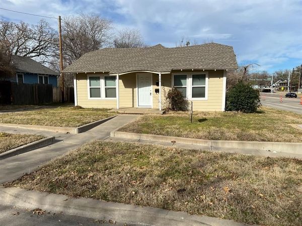 500 W Parkway Street , Unit 2, Denton, TX 76201