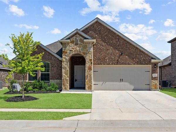 10108 Autumn Leaves Lane, Aubrey, TX 76227