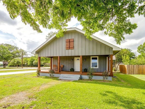 206 W 8th Street, Venus, TX 76084