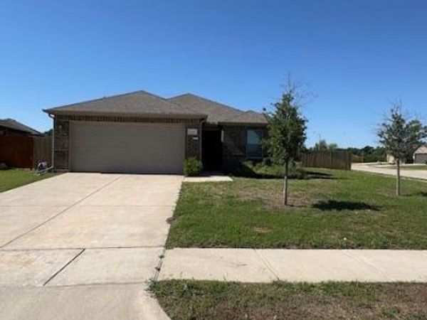 1433 Brindle Drive , Greenville, TX 75402