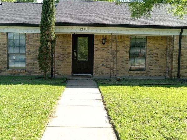 1213 Sicily Court , Garland, TX 75040