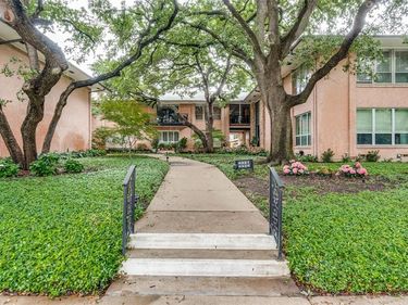 6321 Bandera Avenue, Unit D, Dallas, TX 75225