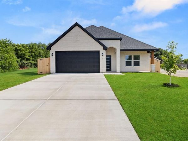 4406 Baylor Street, Fort Worth, TX 76119
