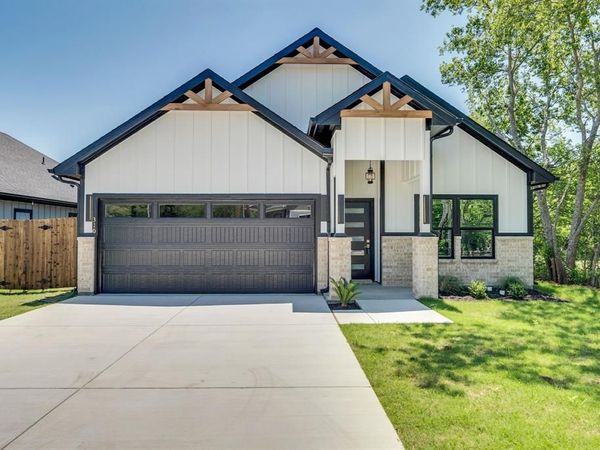 310 Matthew Street, Hillsboro, TX 76645