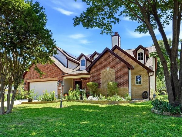 726 Forest Street, Grapevine, TX 76051