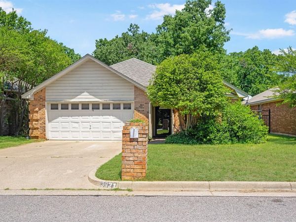 3921 Wentworth Drive, Arlington, TX 76001