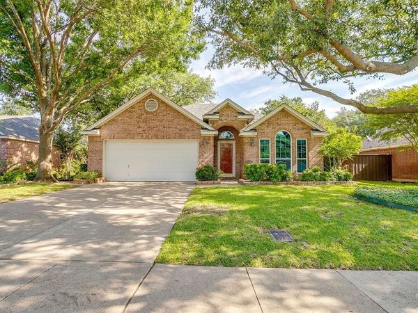 108 Hollywood Boulevard , Euless, TX 76040