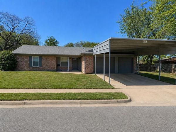 604 Pinto Lane , Saginaw, TX 76179