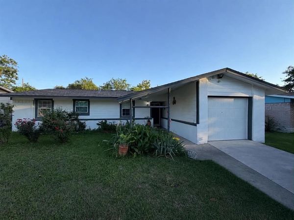 1826 Burning Tree Lane, Carrollton, TX 75006