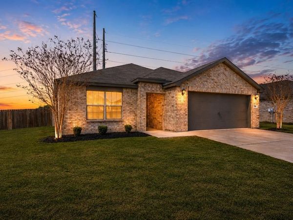 144 Barbwire Way, Newark, TX 76071