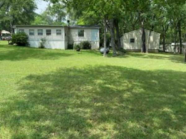 220 Hollyglen Street , Gun Barrel City, TX 75156