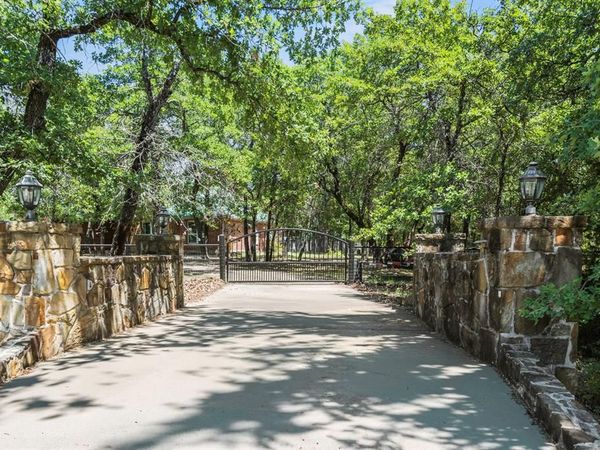 6373 Hidden Oaks Drive, Quinlan, TX 75474