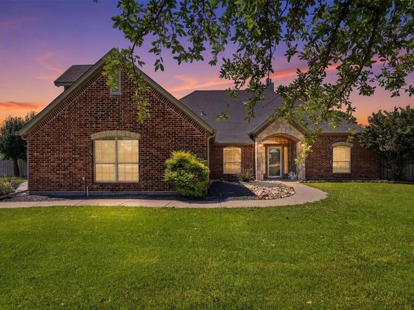 2900 Aston Meadows Drive, Haslet, TX 76052