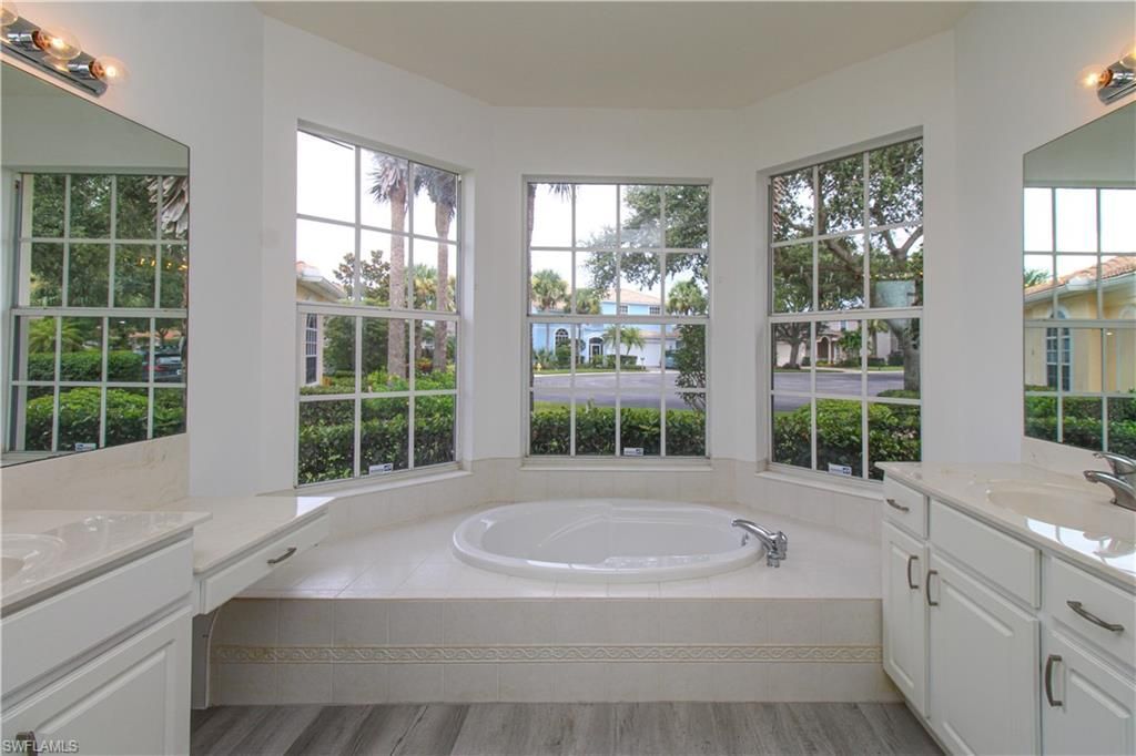 3927 Aurora Ct, Naples, FL 34116 Photo