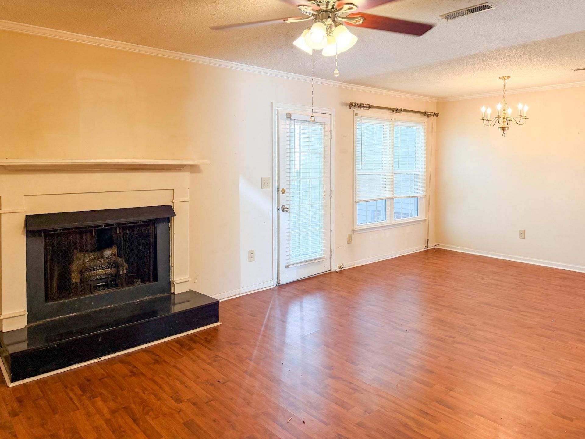 309 Tradd St.  Photo 7
