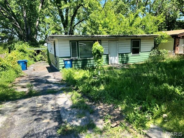 7497 Rowles Avenue , St Louis, MO 63135