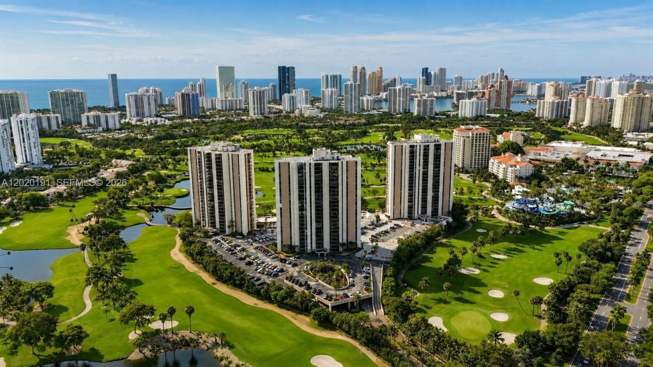 20301 W Country Club Dr , Unit 1126, Aventura, FL 33180 Photo