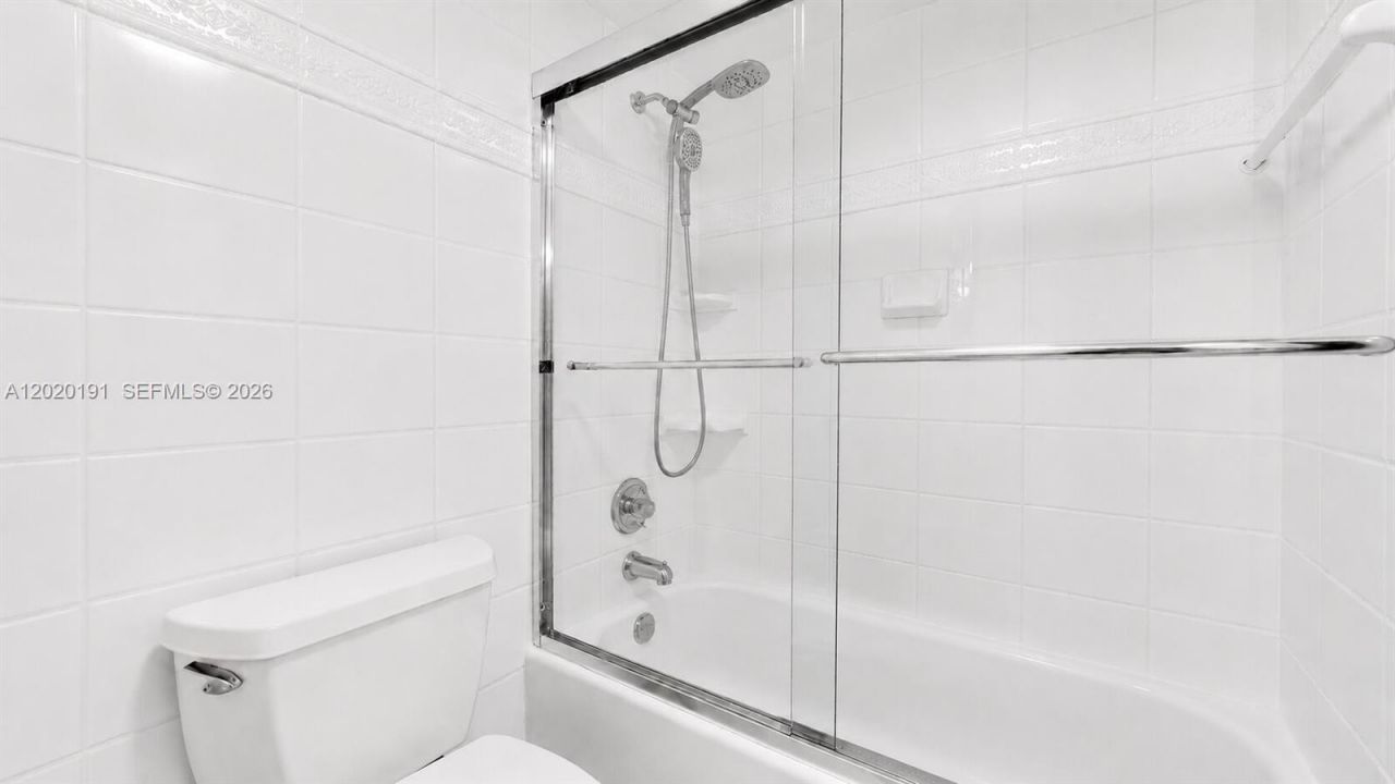 20301 W Country Club Dr , Unit 1126, Aventura, FL 33180 Photo