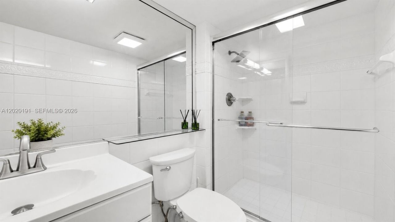 20301 W Country Club Dr , Unit 1126, Aventura, FL 33180 Photo